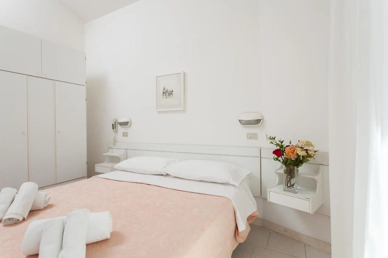 צ'סנטיקו Hotel Luca