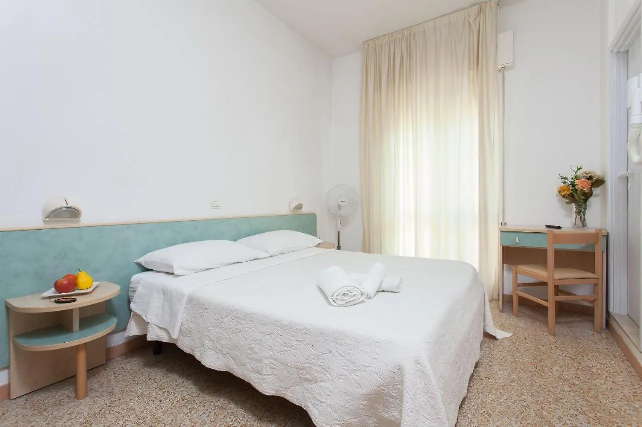 צ'סנטיקו Hotel Luca 2*,  איטליה